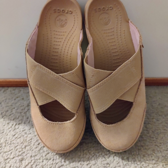 Crocs Chai & Khaki Edie Mule Beige - Picture 2 of 5
